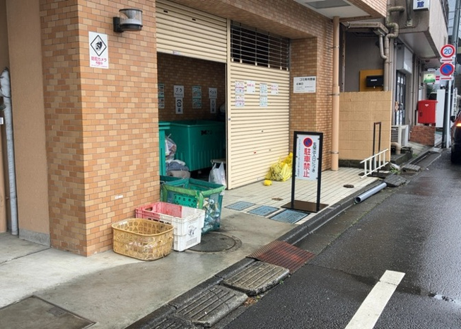 【設備】 | ライオンズマンション西八王子第二 | 共有部分は、住民なら誰もが使える設備のこと。例えば駐車場やエレベーター、インターネット設備、セキュリティ設備などがあります。他にも、マンションの廊下・外部階段やエントランス・ゴミ置き場などがあります。