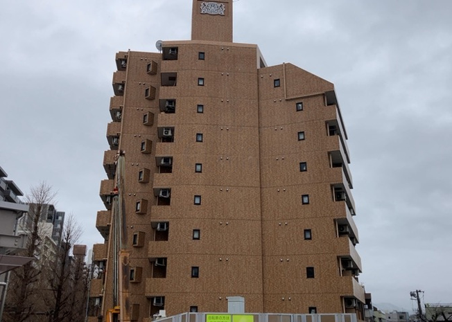 【外観】 | ライオンズマンション西八王子第二 | 景色重視でお家選ぶをするとスーパーが遠い！学校が遠い！など生活をするうえで利便性で困ることもあります。まず一度現地を見学する際に、周辺の施設などがあるかを確認し、暮らし始めた後のことを想像しましょう。
