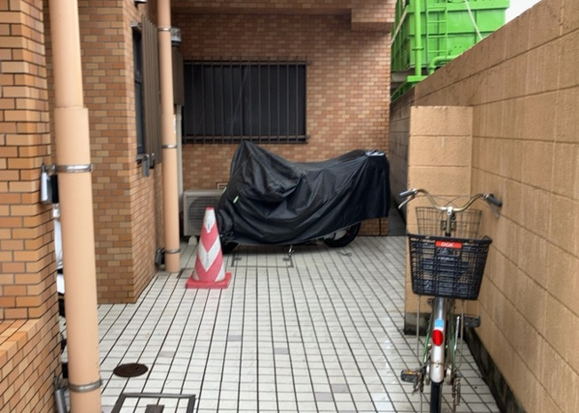 【内装】 | ライオンズマンション西八王子第二 | 共有部分は、住民なら誰もが使える設備のこと。例えば駐車場やエレベーター、インターネット設備、セキュリティ設備などがあります。他にも、マンションの廊下・外部階段やエントランス・ゴミ置き場などがあります。