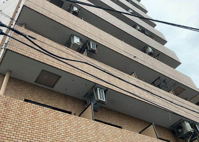 【内装】 | ライオンズマンション西八王子第二 | 共用部分は、一棟の建物に住む区分所有者全員が共同で所有するとし、共用部分の管理、補修などは、区分所有者で形成される管理組合が行います。個人の判断で勝手に変更することはできませんので覚えておきましょう。