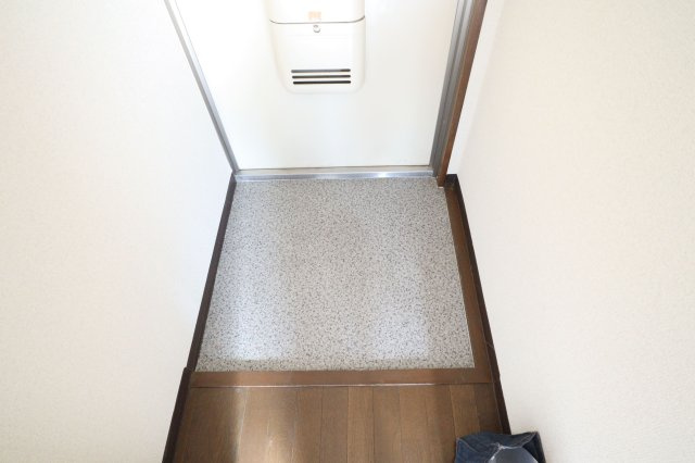 正雀木島マンションの玄関