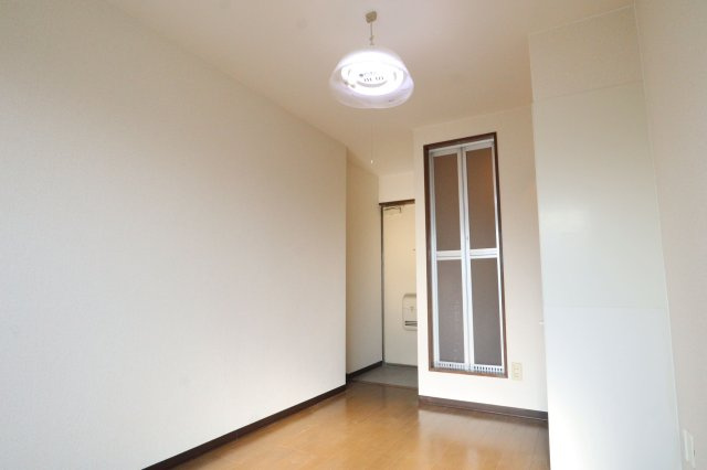 正雀木島マンションの居間・リビング