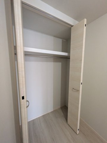 足立区西加平２丁目の賃貸マンションの収納