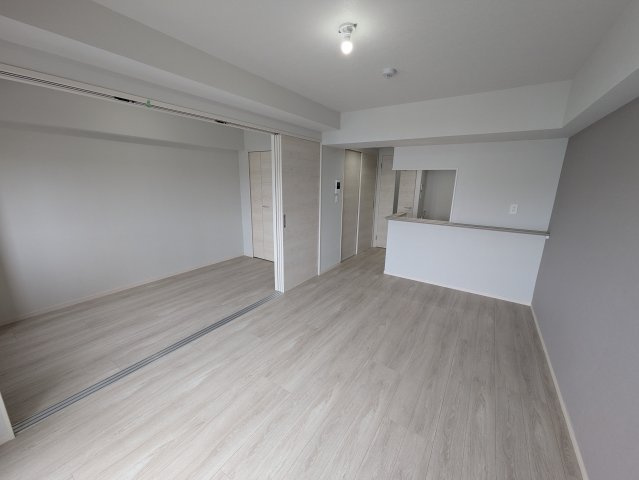 足立区西加平２丁目の賃貸マンションの居間・リビング