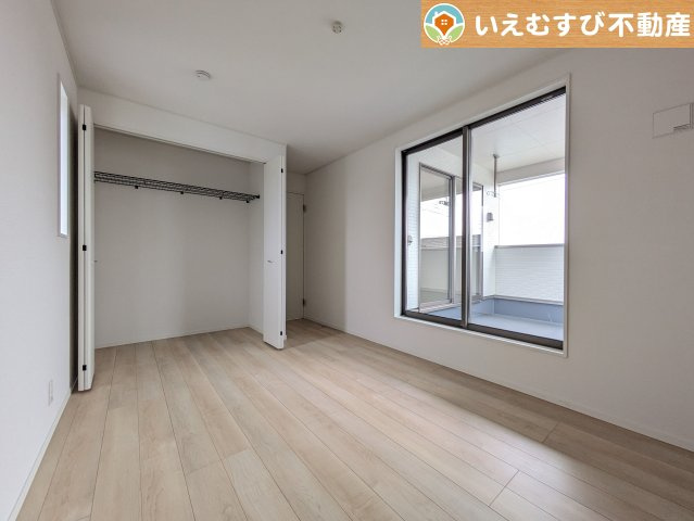 Cradle garden　大泉町寄木戸第17の洋室|ナチュラルな色合いが落ち着くお部屋
シンプルな内装のお部屋なので自分でコーディネートしても楽しそうですね♪