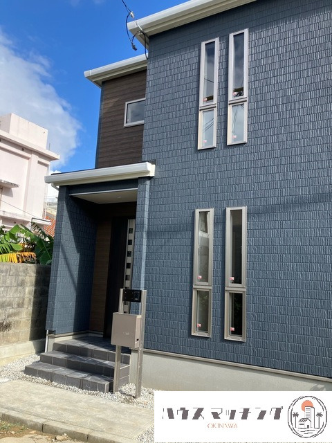 リーブルガーデンうるま市石川 第５・１号棟の外観|３台駐車可能スペース付き♪お気軽にお問い合わせください♪