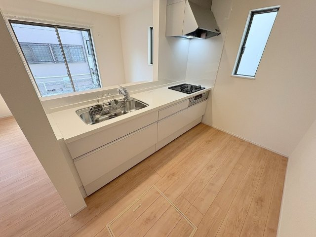 三郷市上彦名　新築戸建　全1棟　A号棟のキッチン|会話の弾む対面システムキッチンです