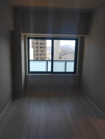 ラルステージ段原 THE MIDの洋室|落ち着いた色調の洋室です