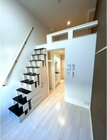 ハーモニーテラス和田Ⅱの収納|ロフトへの階段はなんとクローゼット＆小物入れ！