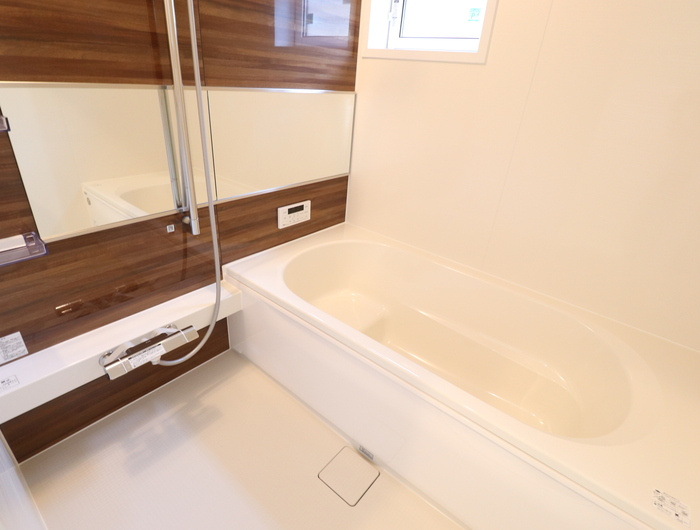 クアトロ・カーサ江津の浴室