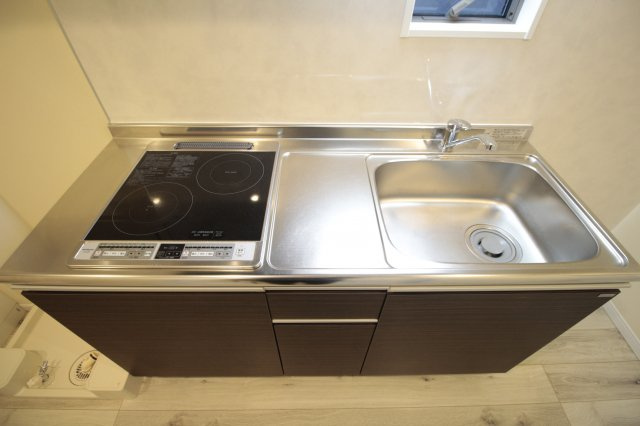 AQUE15のキッチン|2口IHクッキングヒーター付きです。