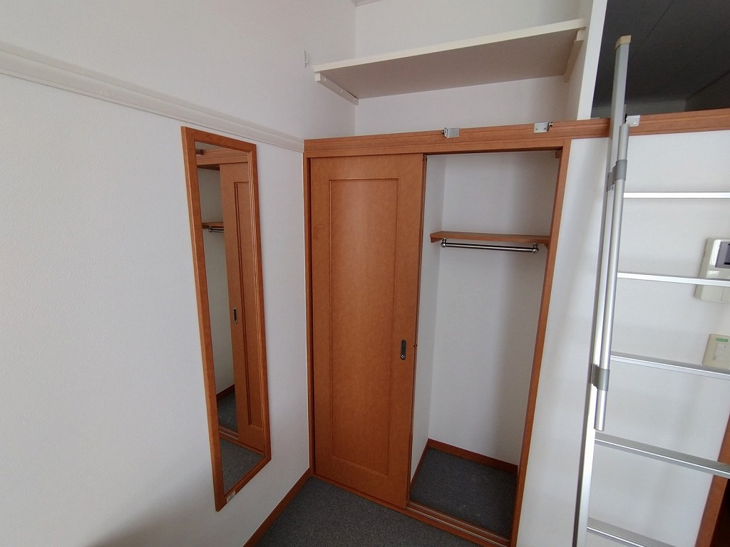 レオパレスサンヴィレッジ16の収納