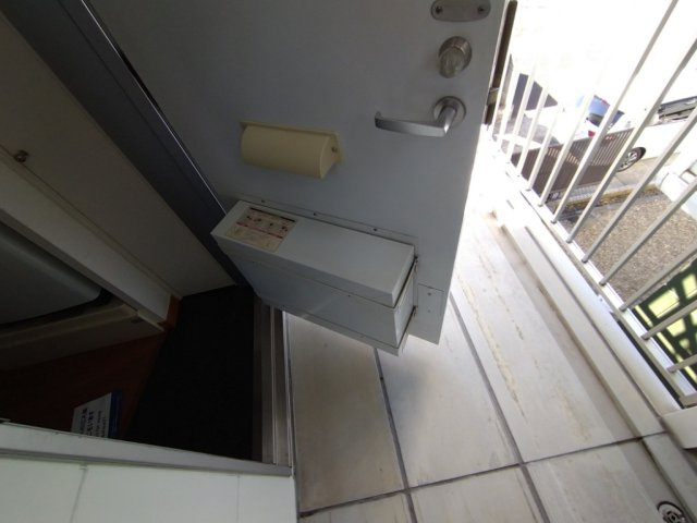 レオパレスサンヴィレッジ16の玄関