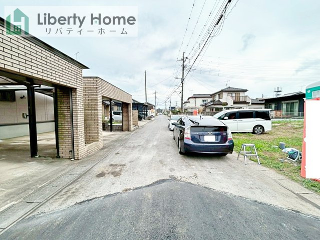 常総市水海道諏訪町第3　新築戸建　1号棟の前面道路含む現地写真