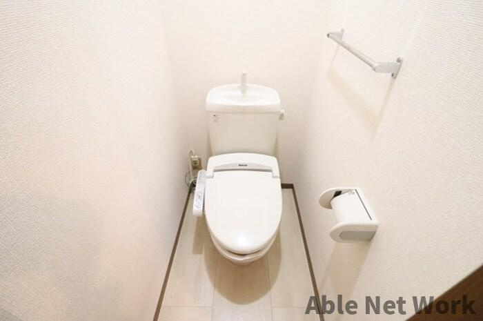 コンフォール・オリエAのトイレ|ウォシュレット付き