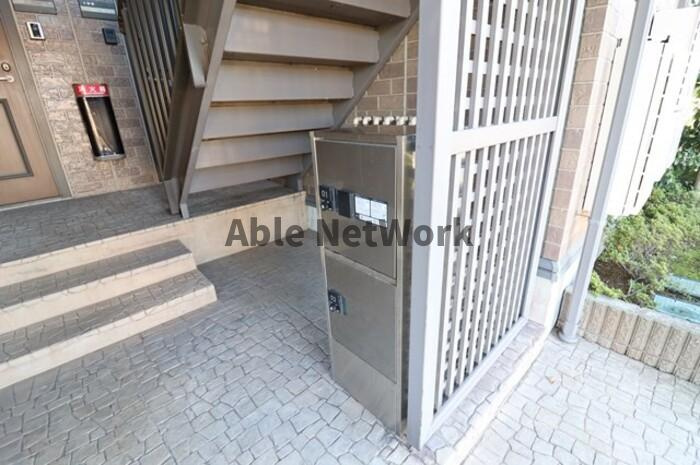 コンフォール・オリエAの設備|宅配ボックス付き