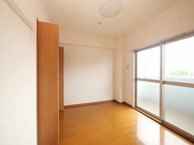 【洋室】 | シャンピア西田辺 | 広々とした洋室です