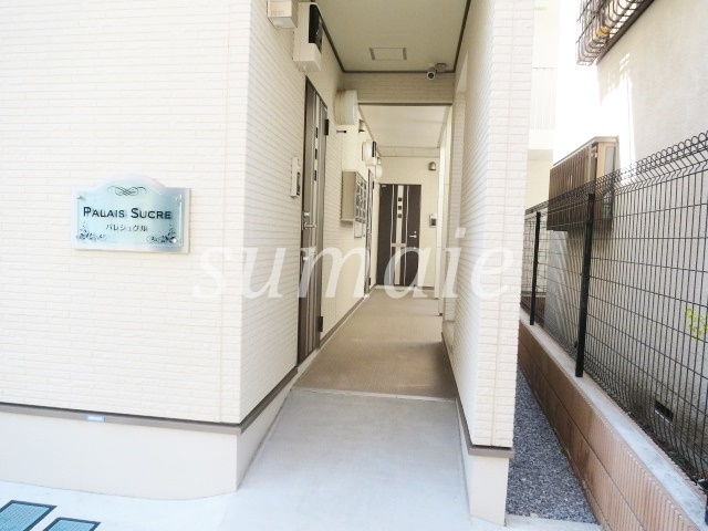 パレシュクルのロビー|建物入口です♪