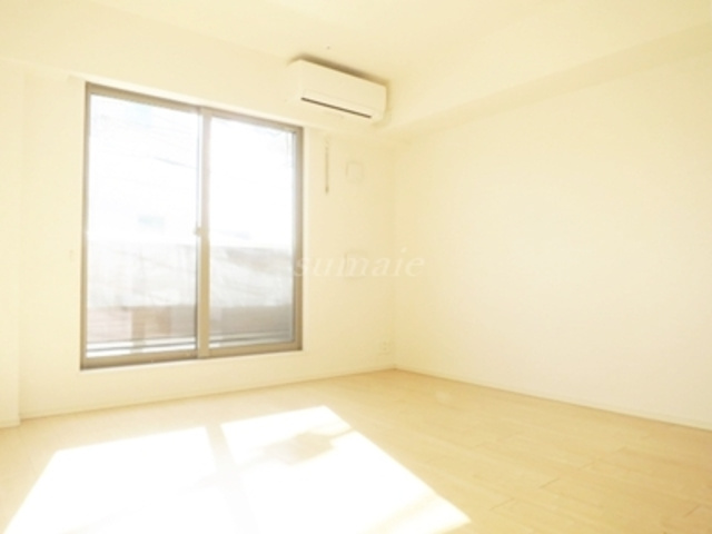 パレシュクルの居間・リビング|明るいお部屋です☆