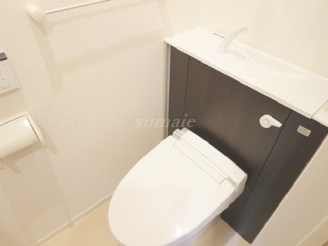 パレシュクルのトイレ|温水洗浄便座付きトイレです☆