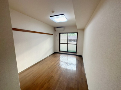 【内装】 | スターダスト晴貞 | 落ち着いた雰囲気の内装