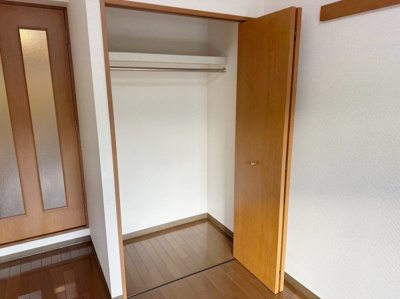 【収納】 | スターダスト晴貞 | 丈の長い服もかけられるクローゼット