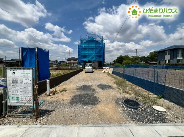 鴻巣市境　第1期　新築一戸建て　ワイウッドコート　04の駐車場