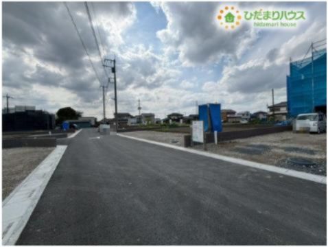 鴻巣市境　第1期　新築一戸建て　ワイウッドコート　04の前面道路含む現地写真