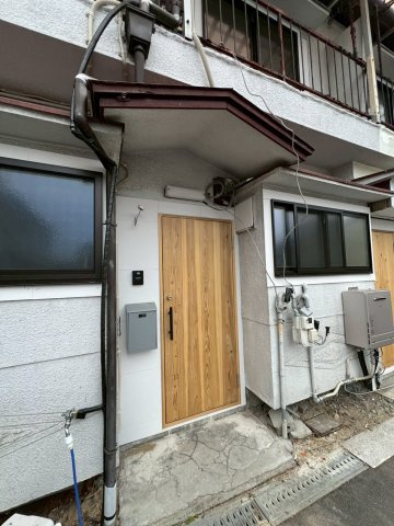 abile鳥飼下のエントランス