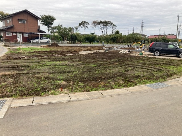 リーブルガーデン  第1笠間市南友部　2の前面道路含む現地写真|2026年7月完成予定です。