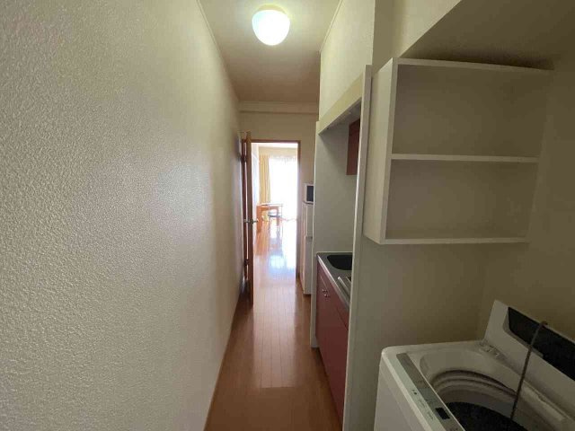 レオパレスドナルドの玄関|設備・仕様は号室により異なる為、現況を優先致します。