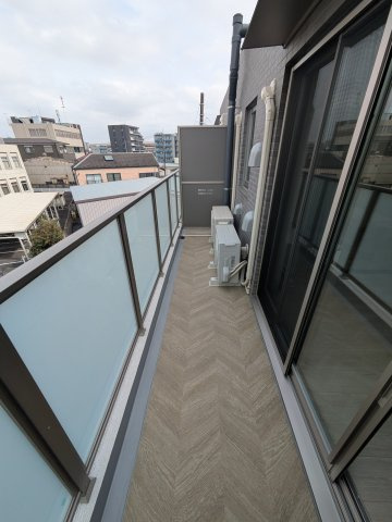 GENOVIA六町のバルコニー