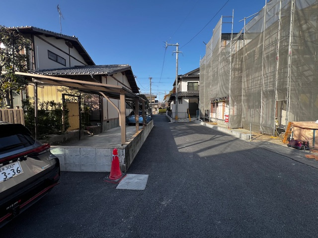 久留米市津福本町9期2号棟の前面道路含む現地写真