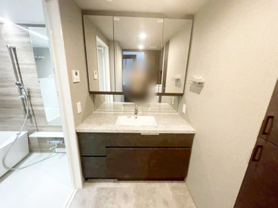 【独立洗面台】 | ヴェレーナシティ夙川パークナード1 | カウンター一体型洗面ボウルでお手入れも簡単です