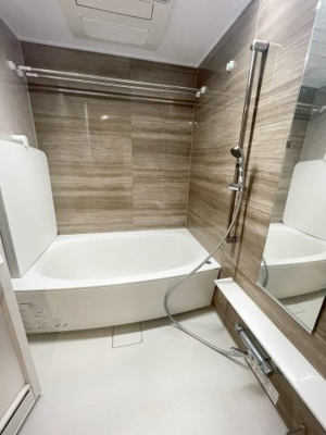 【浴室】 | ヴェレーナシティ夙川パークナード1 | 浴室乾燥機付なので雨の日や花粉が強い日も安心お洗濯