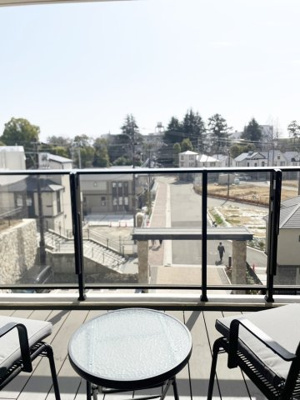 【バルコニー】 | ヴェレーナシティ夙川パークナード1 | 南向きの陽当たりの良いオープンエアデッキ