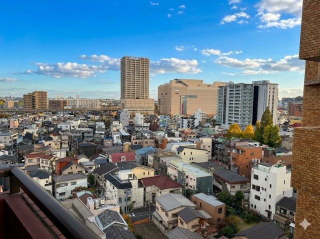 セザール北千住の展望|遠くまで見渡せる開放的な眺望が魅力。室内に自然な明るさとゆとりを感じられます