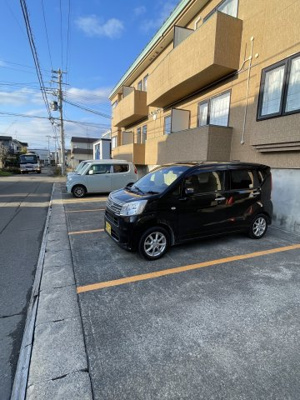 【駐車場】 | ロイヤルスウィート