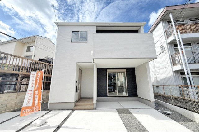 伊丹市南野北3丁目新築一戸建て│4LDK+駐車2台可(車種制限有)の外観|本物件は4LDK+駐車2台可(車種制限有)になります。詳しくはお気軽にお問い合わせ下さい。