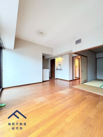 コスモ南福岡ウイングガーデンの居間・リビング