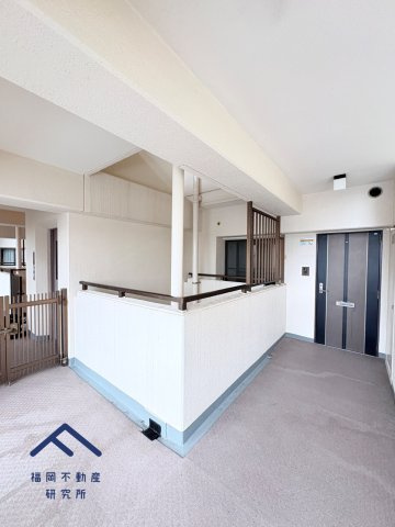 コスモ南福岡ウイングガーデンの玄関