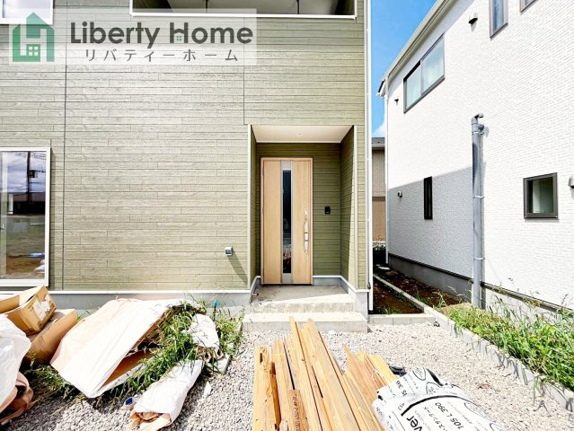常総市水海道諏訪町第3　新築戸建　3号棟のエントランス