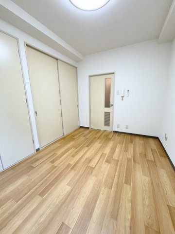 H.Mフラットの洋室