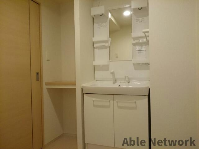 プリムローズの洗面所|シャワー付洗面台