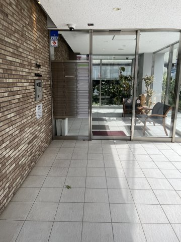 アルシオーネ西所沢のエントランス