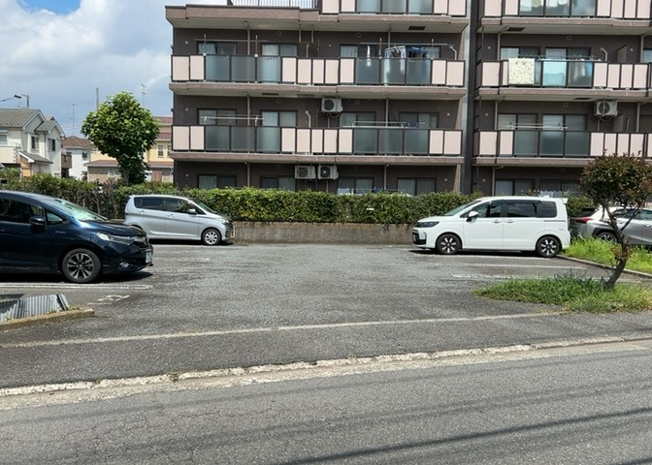 【設備】 | エステ・スクエア南林間 | 共有部分は、住民なら誰もが使える設備のこと。例えば駐車場やエレベーター、インターネット設備、セキュリティ設備などがあります。他にも、マンションの廊下・外部階段やエントランス・ゴミ置き場などがあります。