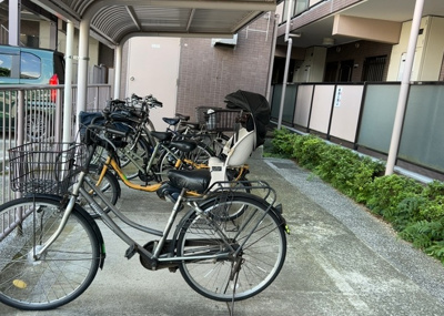【外観】 | エステ・スクエア南林間 | 隣家の土地はどうなっているのか、生活利便施設が近くにあるのか、学校まで近いかなど、お客様のライフスタイルにあわせたイメージが重要です。また、近くにあると困る施設が近くにないかも確認するといいでしょう。
