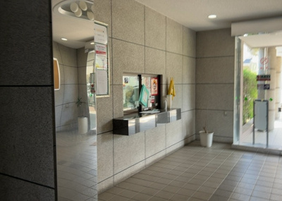 【展望】 | エステ・スクエア南林間 | 眺望を気にして物件を探す場合、前面に建物が建っていないか現地で確認しましょう！前面に建物があると景色はもちろん、日当たりや風通しにも影響が出てきます。住んだ時のことを想像しながら現地見学をしましょう。