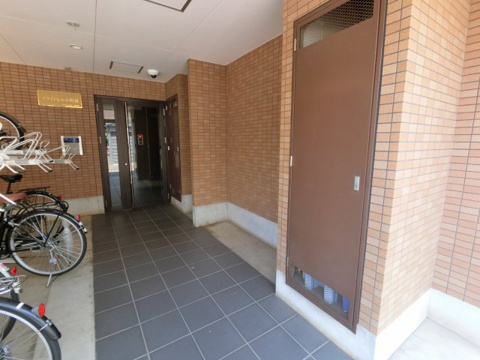 【エントランス】