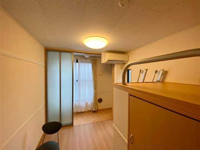 レオパレスサクラパークＡの居間・リビング